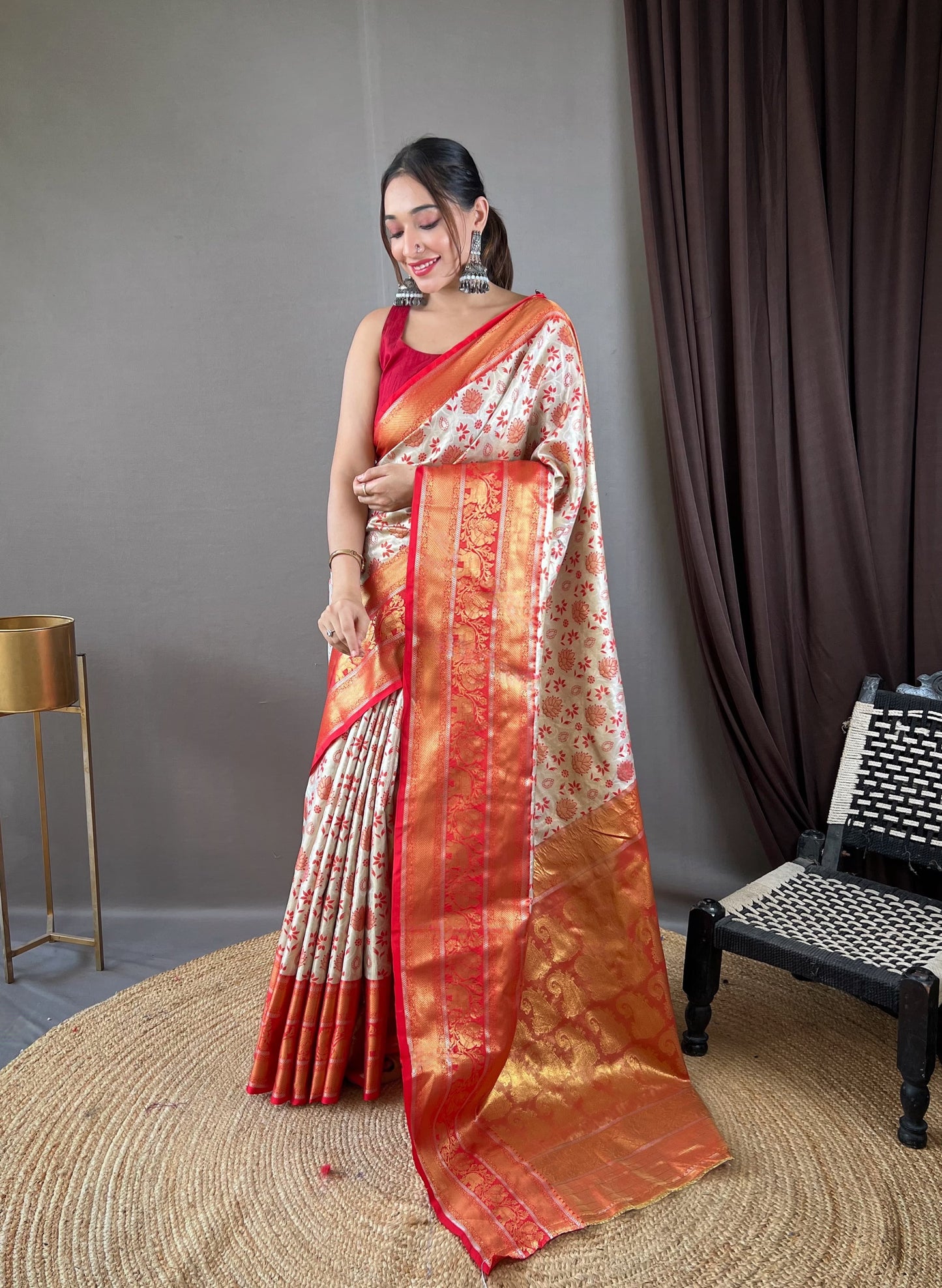 Shining Zari Kanchi Style Weaving Cream Kanjivaram Saree