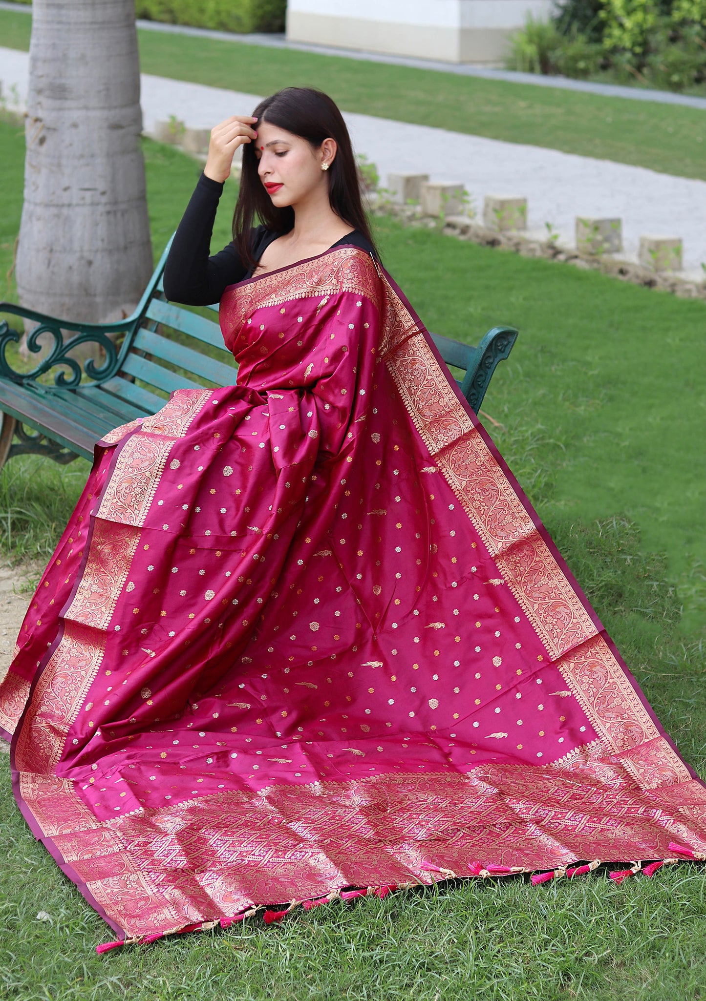 Classy Copper And Golden Zari Weave Pink Silk Saree