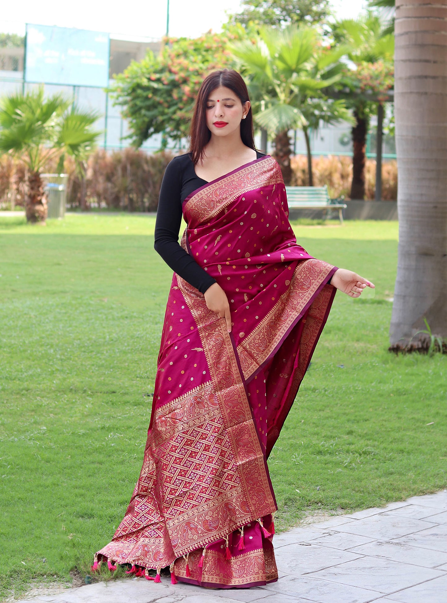 Classy Copper And Golden Zari Weave Pink Silk Saree