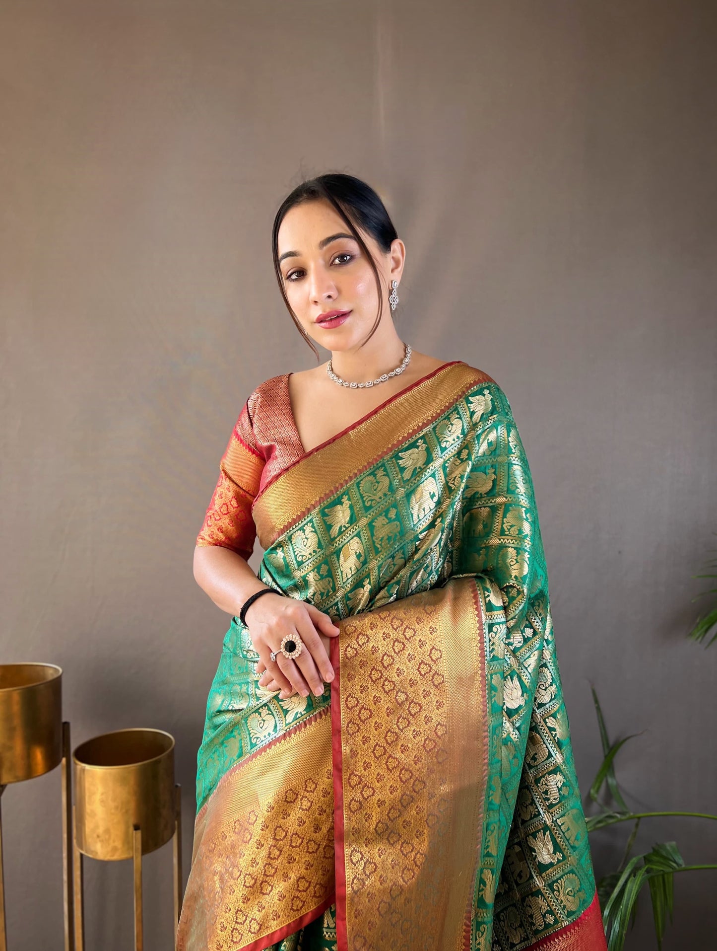 Function Wear Green Color Contrast Weaving Pallu Silk Saree