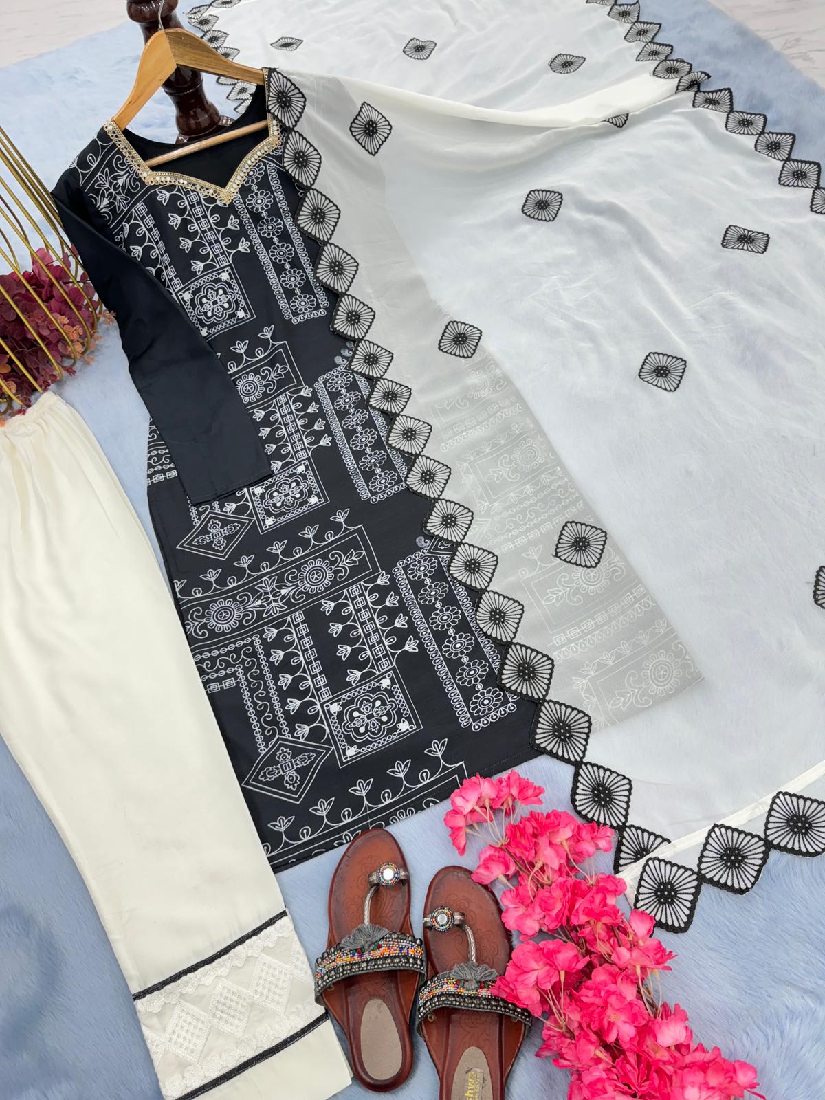 Peaceful Digital Print With Work Black Color Salwar Suit