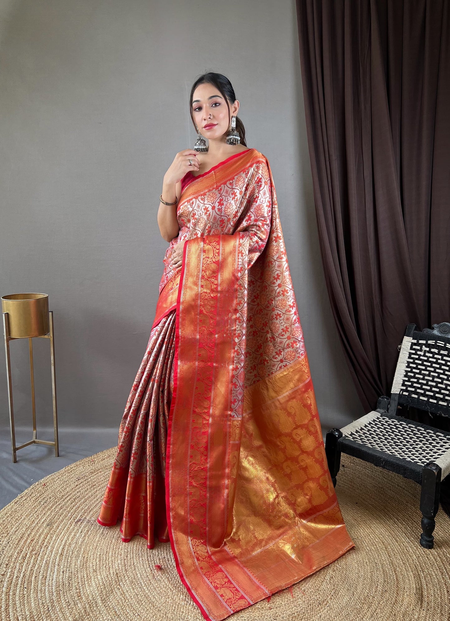 Shining Zari Kanchi Style Weaving Beige Kanjivaram Saree