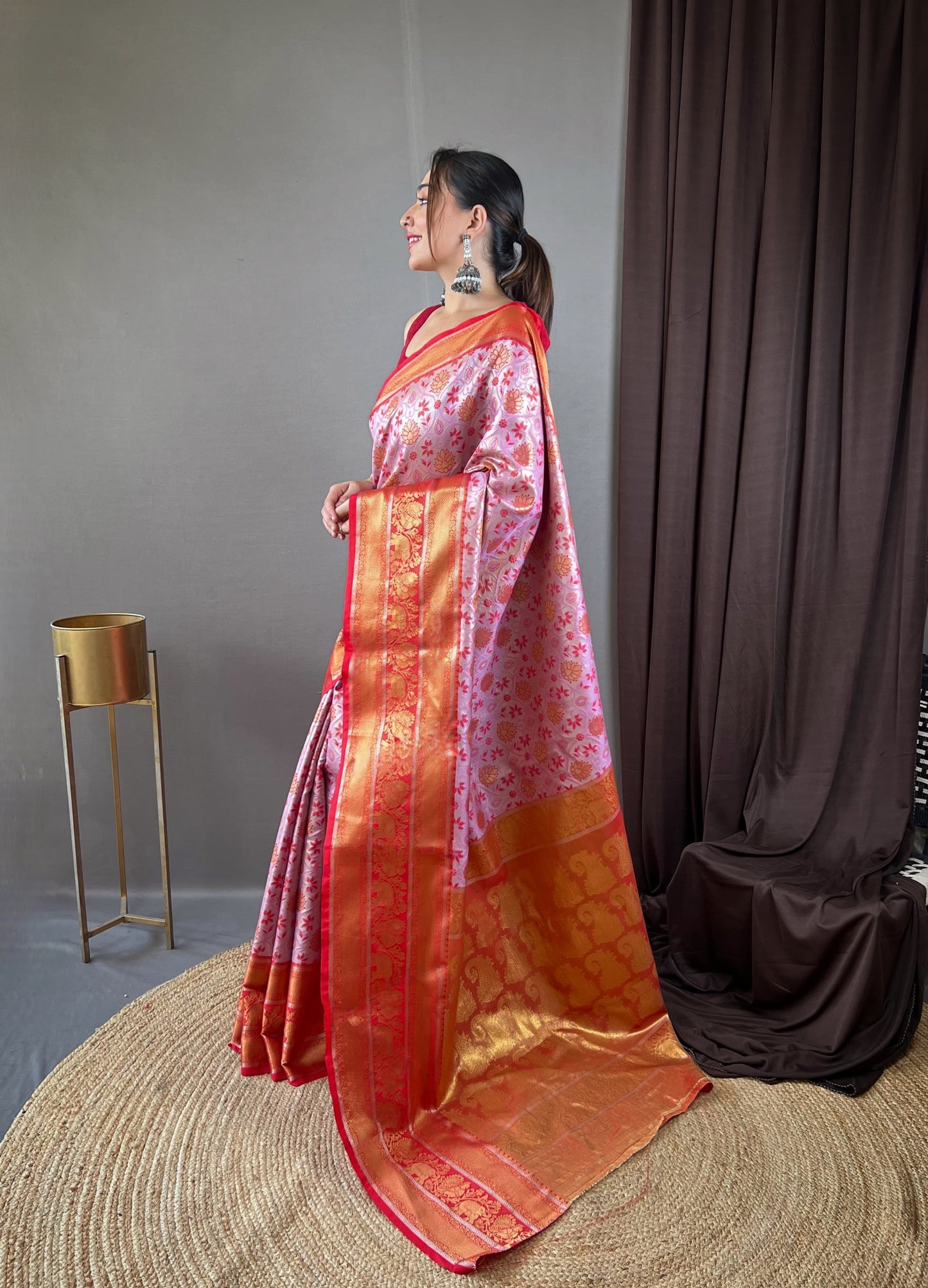 Shining Zari Kanchi Style Weaving Pink Kanjivaram Saree